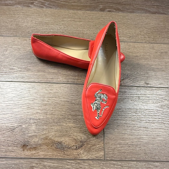 Talbots Francesca Embroidered Leather Women's Driving Flat, Red 8.5, Tiger - Picture 1 of 12